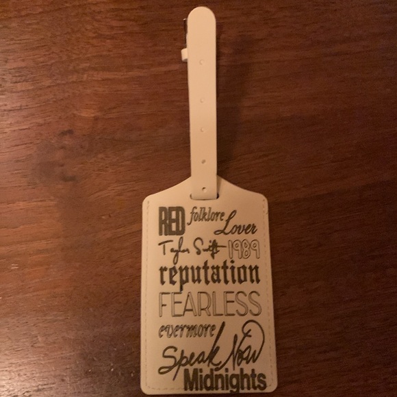 NEW. Taylor Swift tag - Picture 6 of 6
